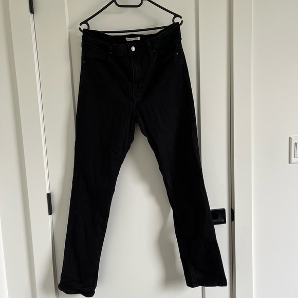 Levi’s black 724 high rise straight cut jeans - Picture 7 of 8